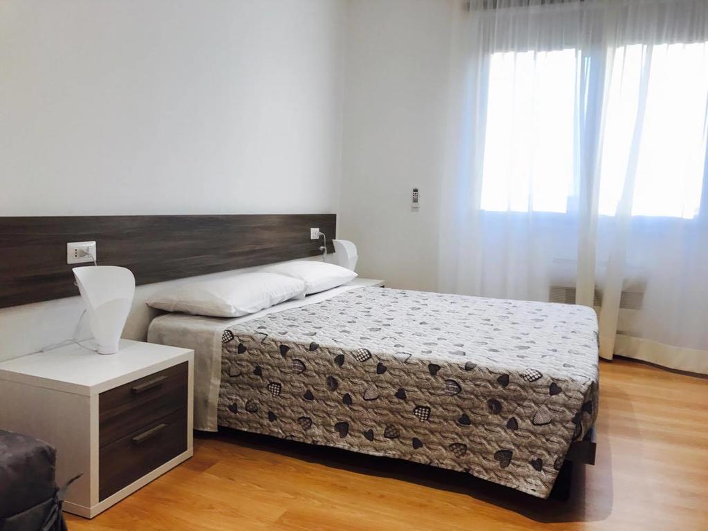 Four Rooms Guesthouse Oristano Extérieur photo